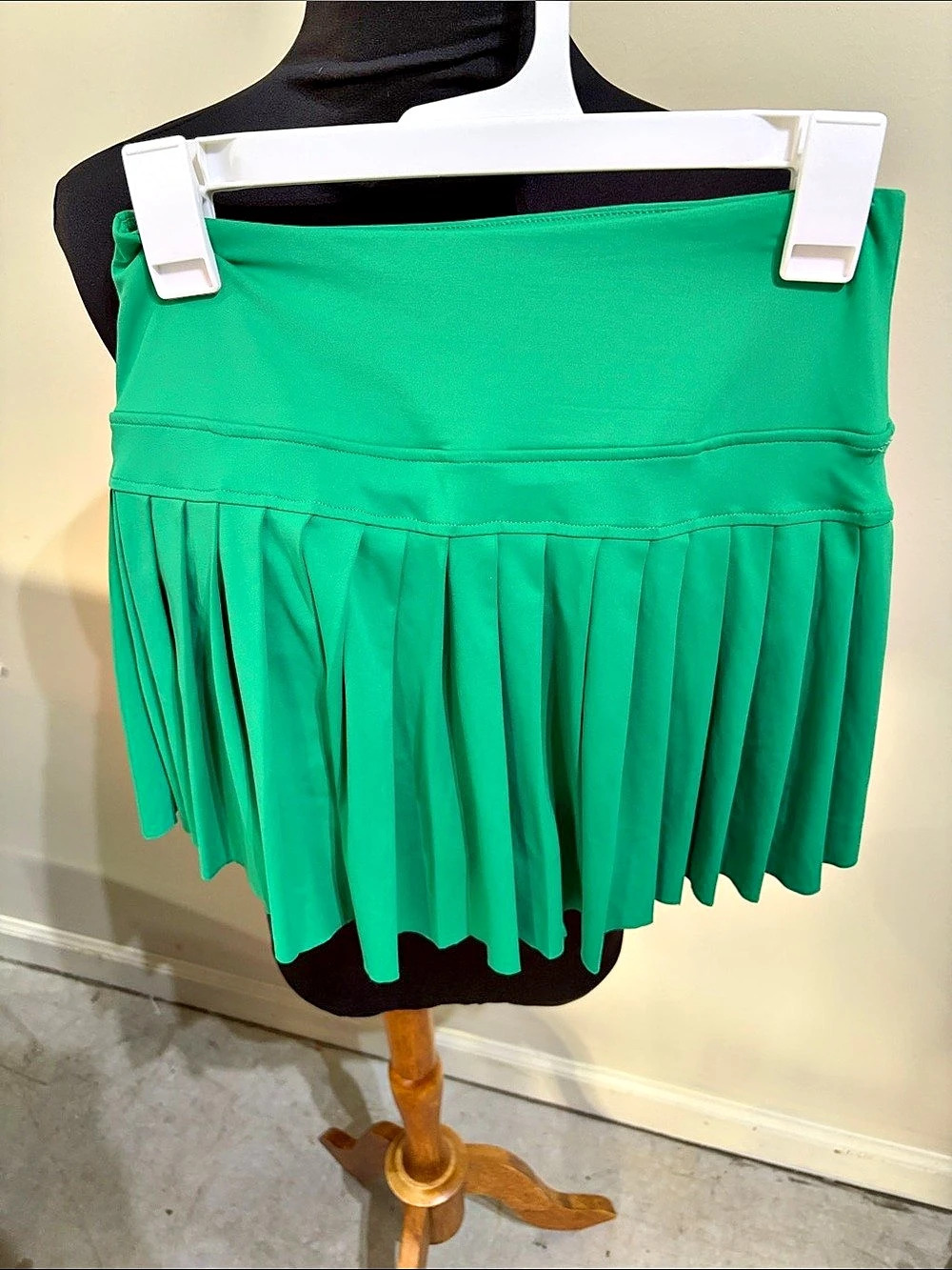Kyodan Pleated Mini Skirt in Green